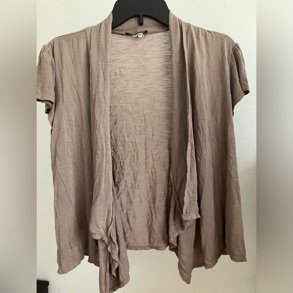 🌸 3/$15 Women’s petite short sleeve cardigan